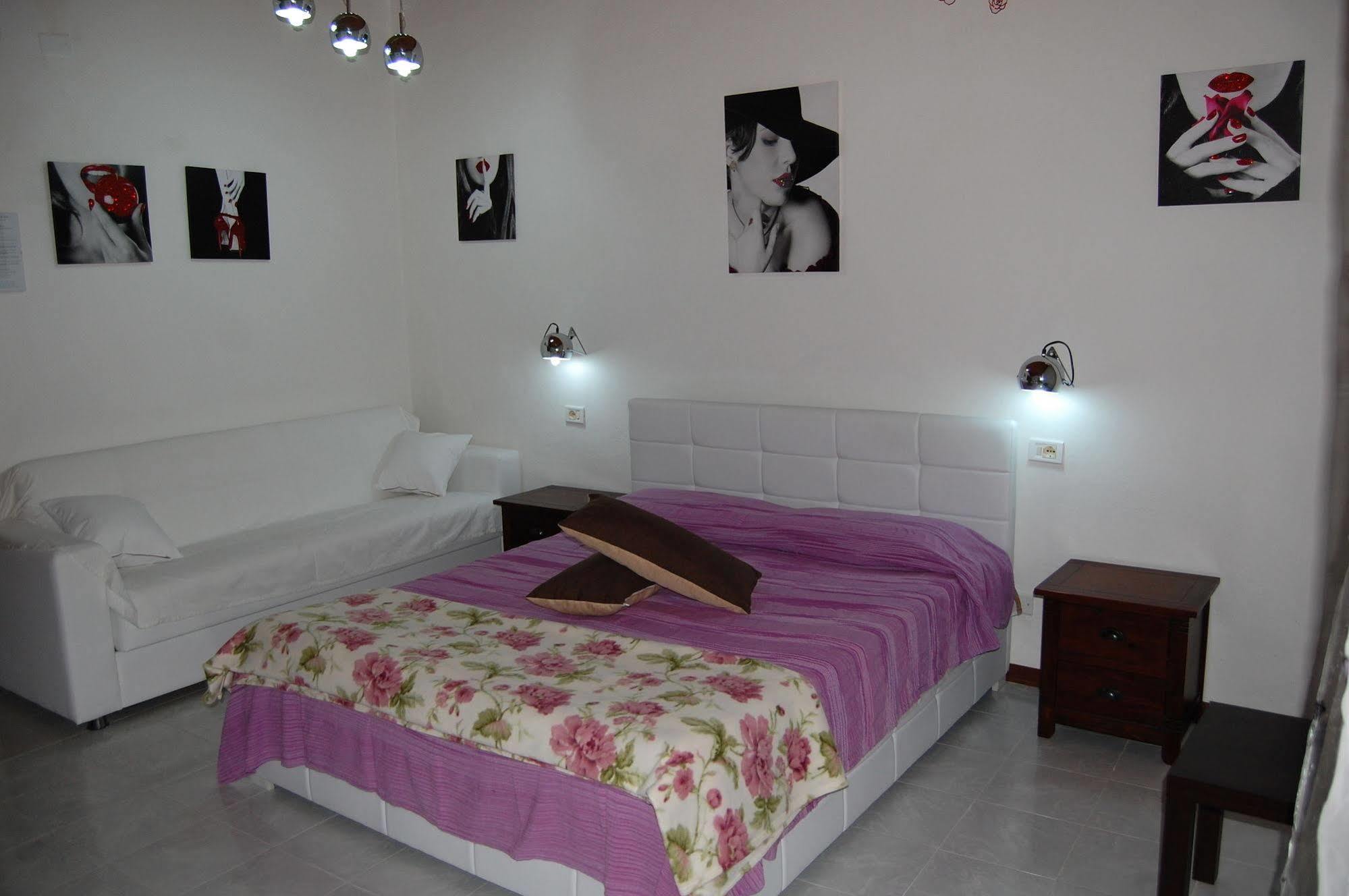 Il Mirto E La Rosa Bed & Breakfast Arenella  Ngoại thất bức ảnh