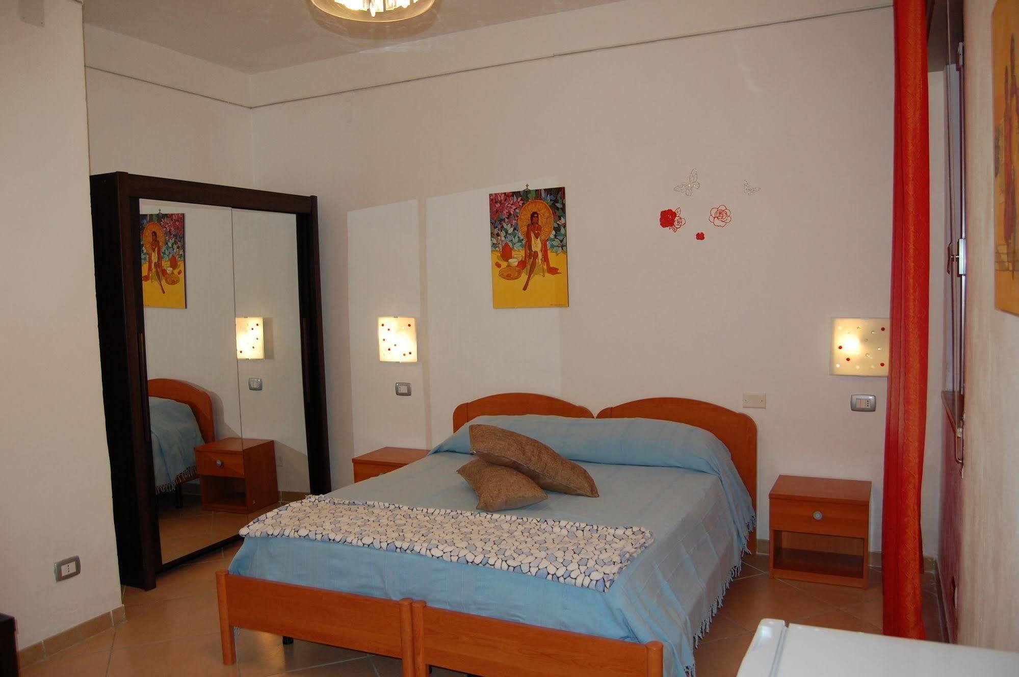 Il Mirto E La Rosa Bed & Breakfast Arenella  Ngoại thất bức ảnh