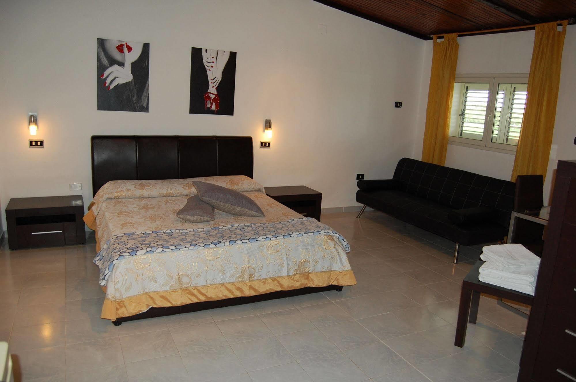 Il Mirto E La Rosa Bed & Breakfast Arenella  Ngoại thất bức ảnh
